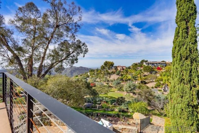 29059 Meadow Glen Way W, Escondido, CA 92026