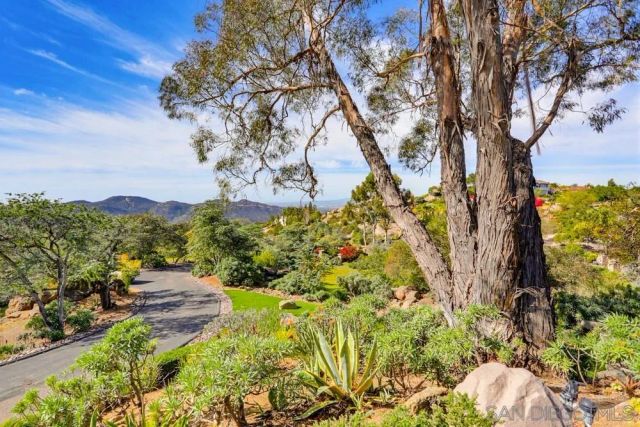 29059 Meadow Glen Way W, Escondido, CA 92026