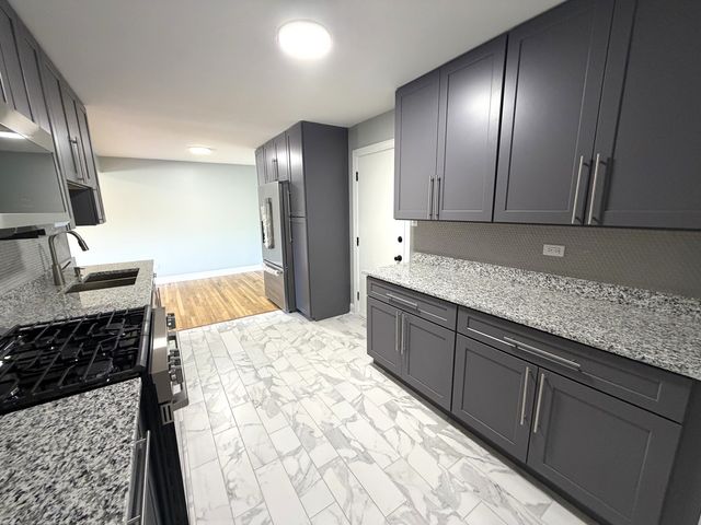 8936 Northshore Drive 1G, Des Plaines, IL 60016