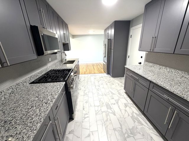 8936 Northshore Drive 1G, Des Plaines, IL 60016