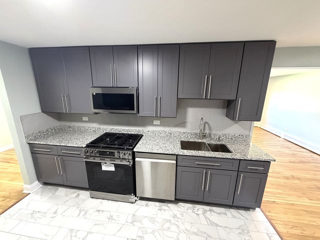 8936 Northshore Drive 1G, Des Plaines, IL 60016