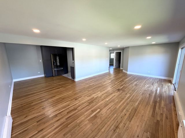 8936 Northshore Drive 1G, Des Plaines, IL 60016