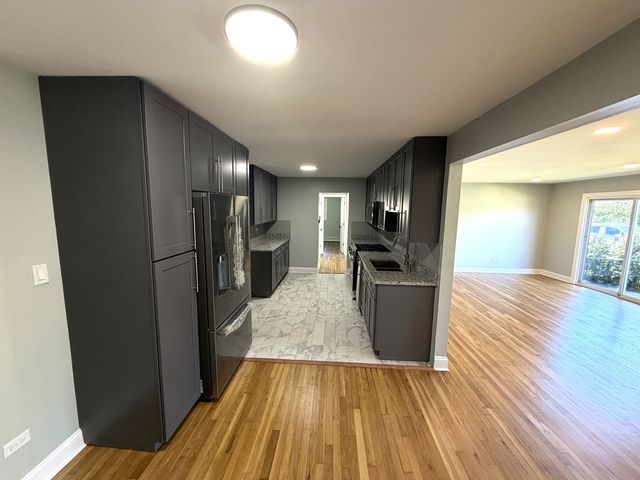 8936 Northshore Drive 1G, Des Plaines, IL 60016