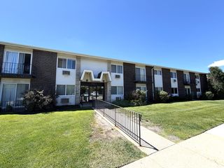 8936 Northshore Drive 1G, Des Plaines, IL 60016