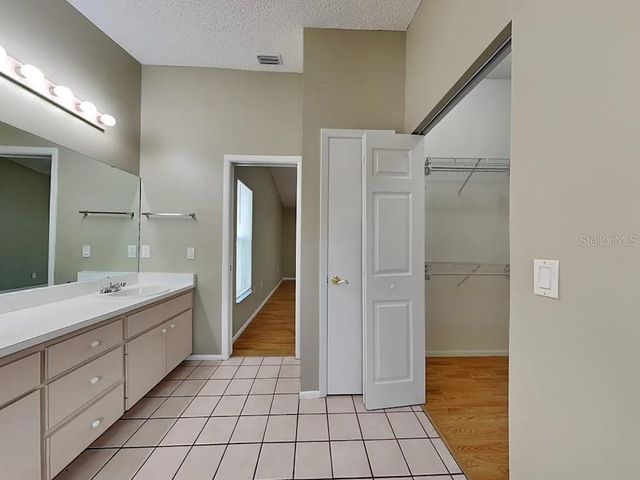 2275 CORK OAK STREET E, Sarasota, FL 34232