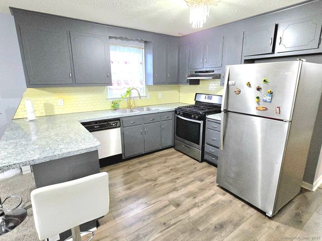 24 Acorn Street 2, New Britain, CT 06051