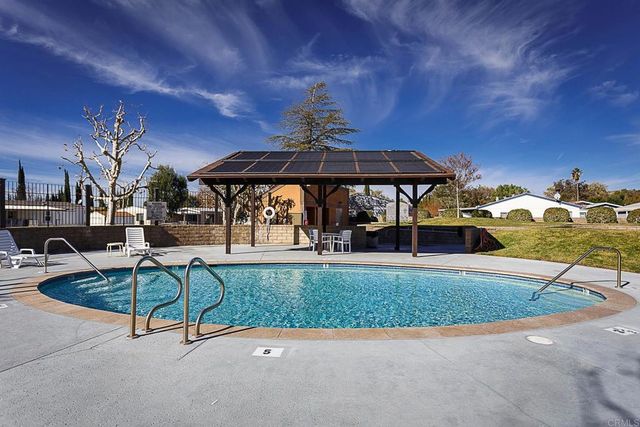 21423 Bramble Way, Saugus, CA 91350