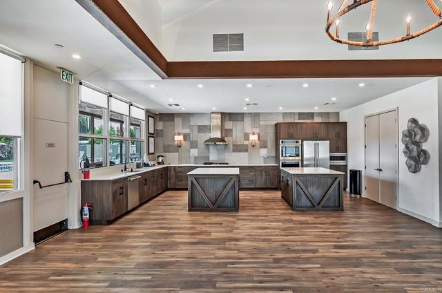 21423 Bramble Way, Saugus, CA 91350