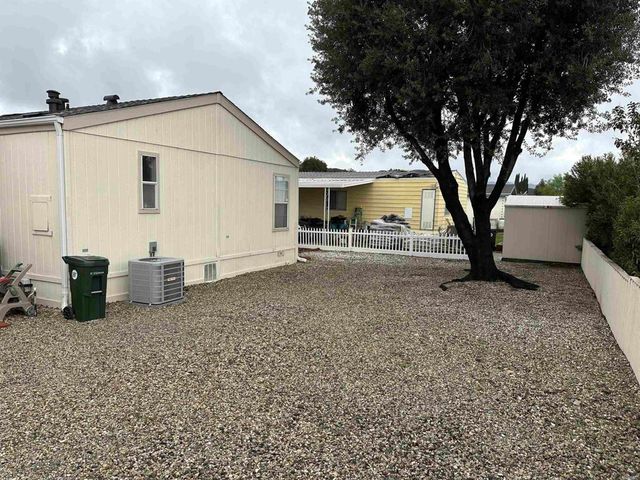 21423 Bramble Way, Saugus, CA 91350