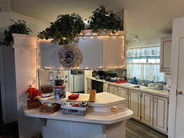 21423 Bramble Way, Saugus, CA 91350