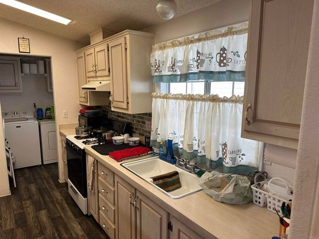 21423 Bramble Way, Saugus, CA 91350