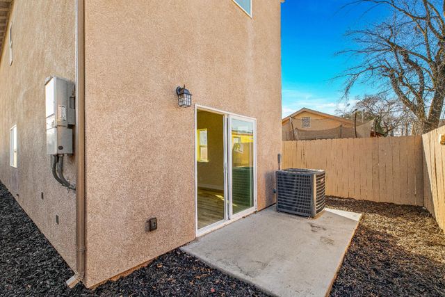 2379 E Willow St, Stockton, CA 95205