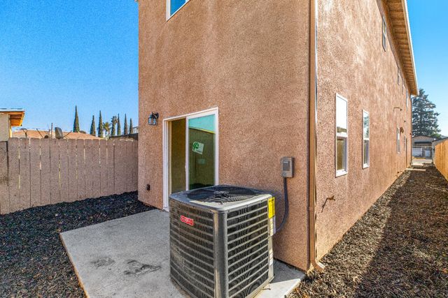 2379 E Willow St, Stockton, CA 95205