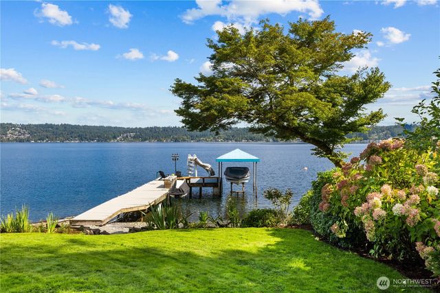 528 W Lake Sammamish Parkway SE, Bellevue, WA 98008