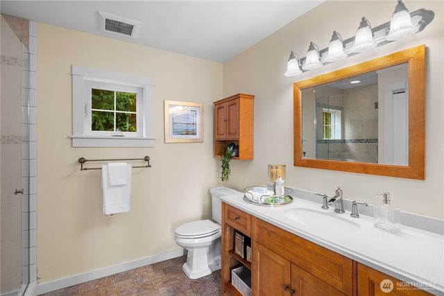 528 W Lake Sammamish Parkway SE, Bellevue, WA 98008