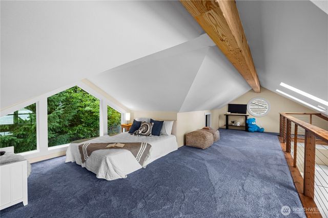 528 W Lake Sammamish Parkway SE, Bellevue, WA 98008