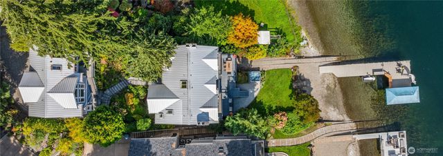 528 W Lake Sammamish Parkway SE, Bellevue, WA 98008