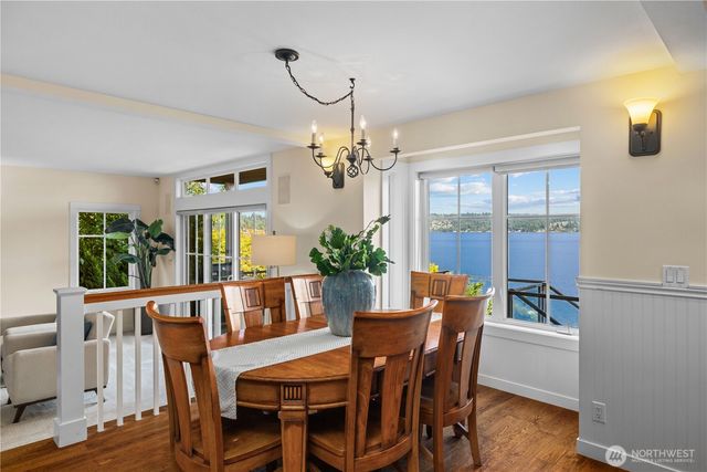 528 W Lake Sammamish Parkway SE, Bellevue, WA 98008