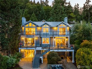 528 W Lake Sammamish Parkway SE, Bellevue, WA 98008
