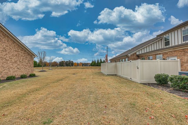 2108 Halfmoon Way, Murfreesboro, TN 37130