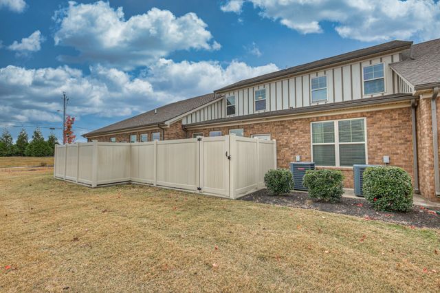 2108 Halfmoon Way, Murfreesboro, TN 37130