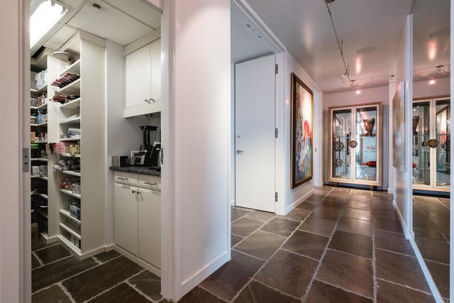 300 E 3rd St Apt 1602, Little Rock, AR 72201