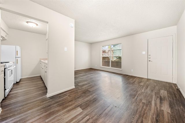 2314 Greenfield PKWY 207, Austin, TX 78741