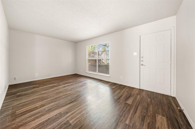 2314 Greenfield PKWY 207, Austin, TX 78741