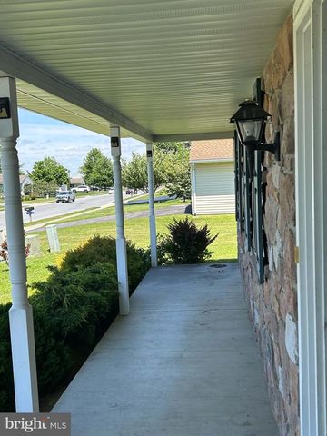 135 SWEETWATER LN, Newmanstown, PA 17073