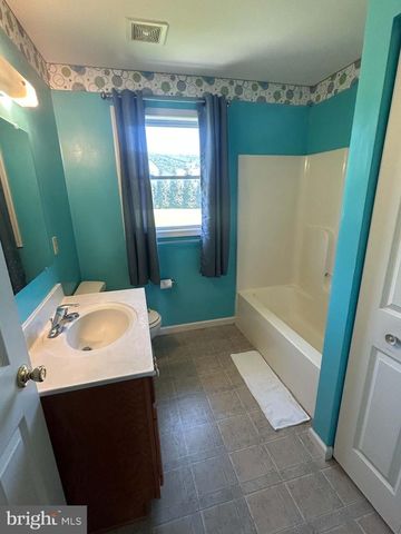 135 SWEETWATER LN, Newmanstown, PA 17073