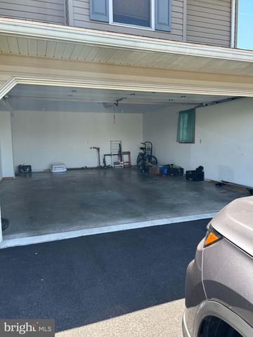 135 SWEETWATER LN, Newmanstown, PA 17073
