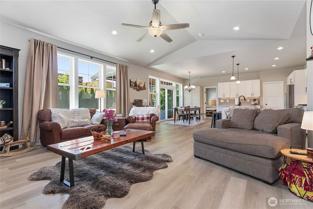 801 Pine Crest Drive, Everson, WA 98247