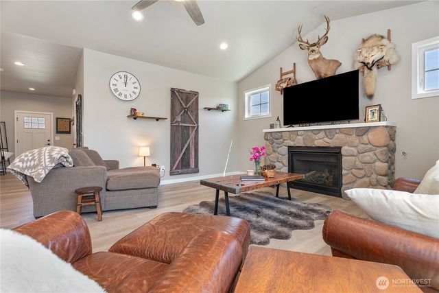 801 Pine Crest Drive, Everson, WA 98247
