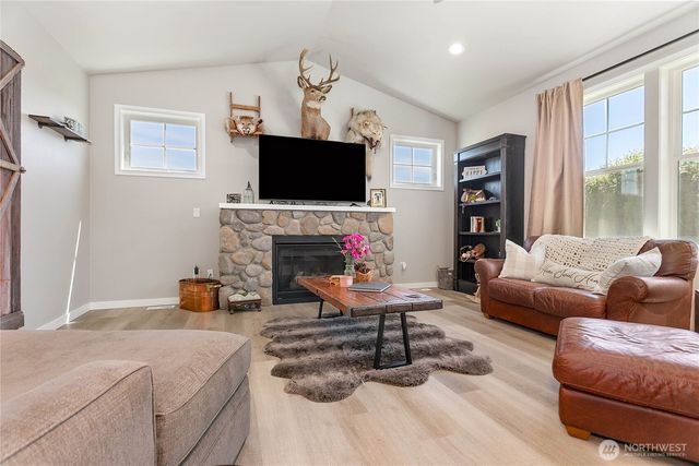 801 Pine Crest Drive, Everson, WA 98247