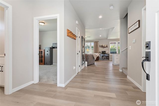 801 Pine Crest Drive, Everson, WA 98247