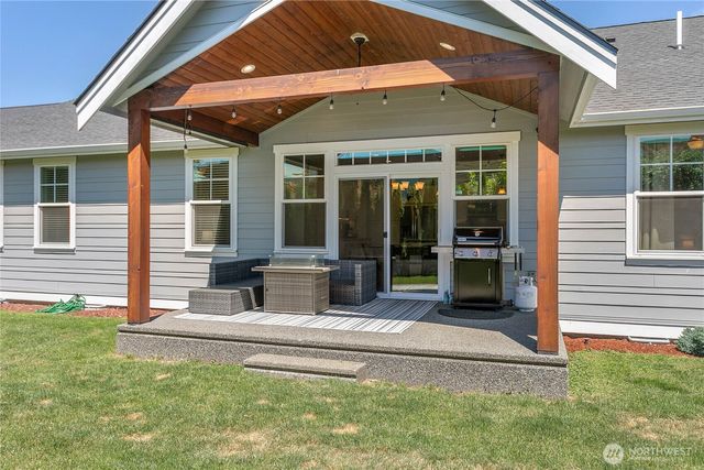 801 Pine Crest Drive, Everson, WA 98247