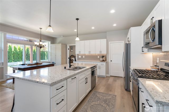801 Pine Crest Drive, Everson, WA 98247