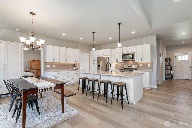 801 Pine Crest Drive, Everson, WA 98247