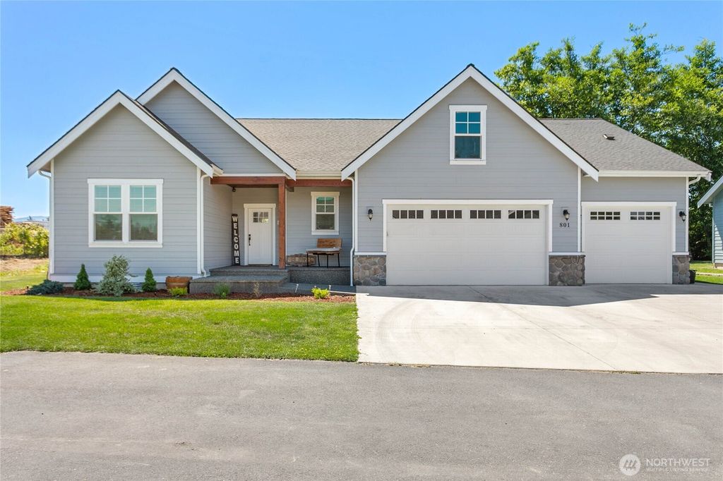 801 Pine Crest Drive, Everson, WA 98247