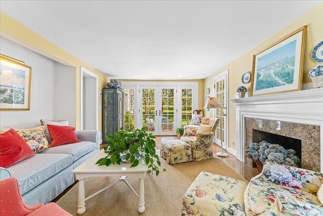 279 Oakland Street, Wellesley, MA 02481