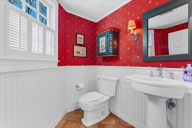 279 Oakland Street, Wellesley, MA 02481