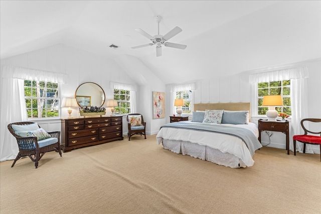 279 Oakland Street, Wellesley, MA 02481