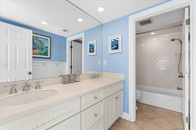 279 Oakland Street, Wellesley, MA 02481