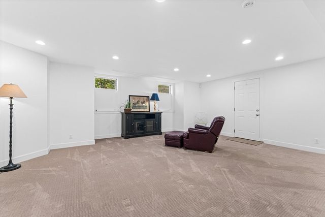 279 Oakland Street, Wellesley, MA 02481