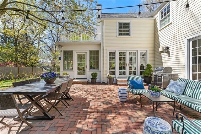 279 Oakland Street, Wellesley, MA 02481