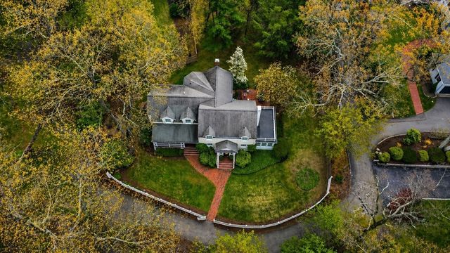 279 Oakland Street, Wellesley, MA 02481