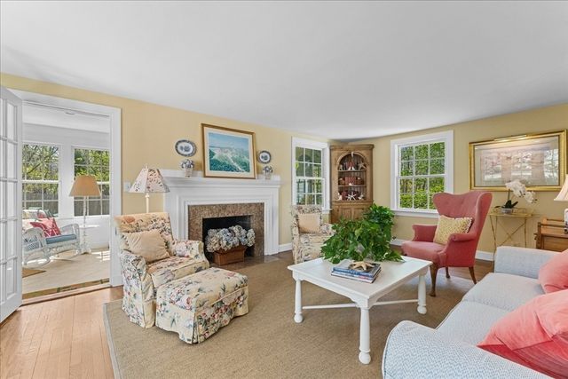 279 Oakland Street, Wellesley, MA 02481