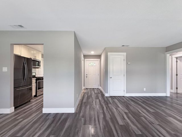 7013 Thomas Dr, North Highlands, CA 95660