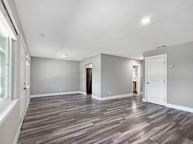 7013 Thomas Dr, North Highlands, CA 95660