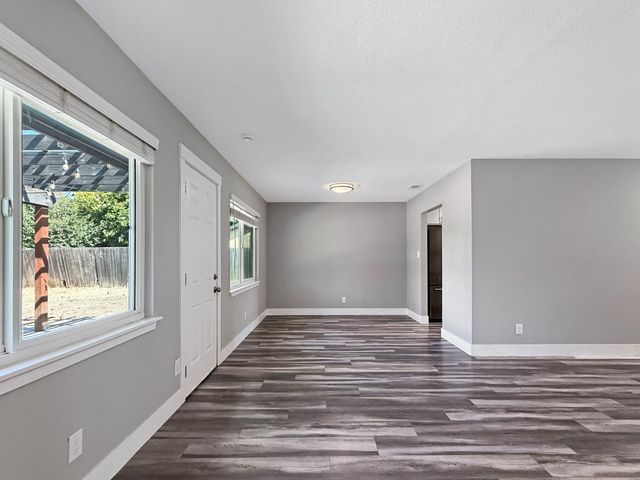 7013 Thomas Dr, North Highlands, CA 95660
